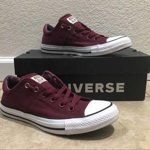 Comverse All Star Low Top (Women) maroon